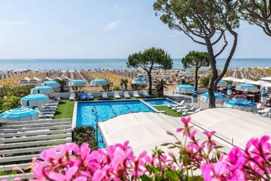 Італія море